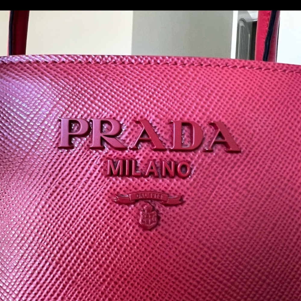 PRADA MONOCHROME LEATHER BAG